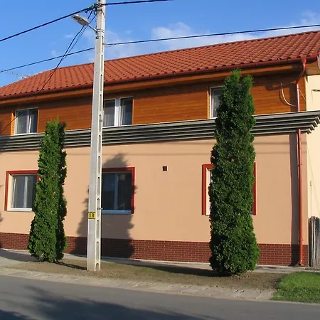 Lovas Vendeghaz Хайдусобосло